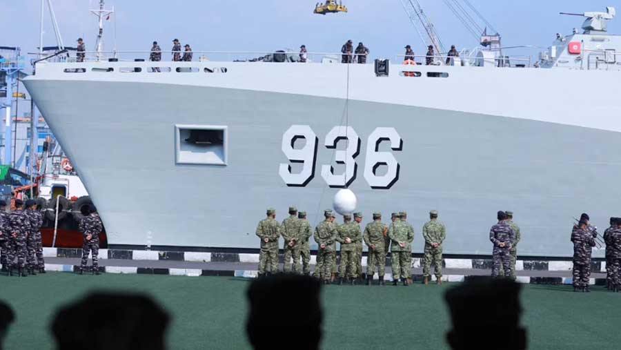 Penyambutan kedatangan KRI Canopus-936 di Mako Kolinlamil, Jakarta, pada Senin (11/5). (Dok. Instagram @militer.udara)