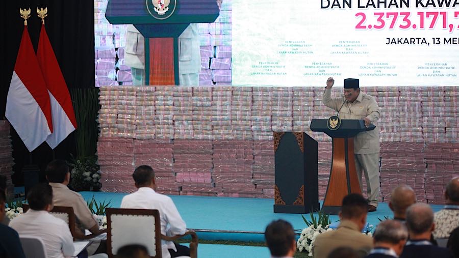 Presiden Prabowo Subianto saat penyerahan hasil penyelamatan keuangan negara di Kejagung, Rabu (13/5/2026). (Bloomberg Technoz/Andrean Kristianto)

