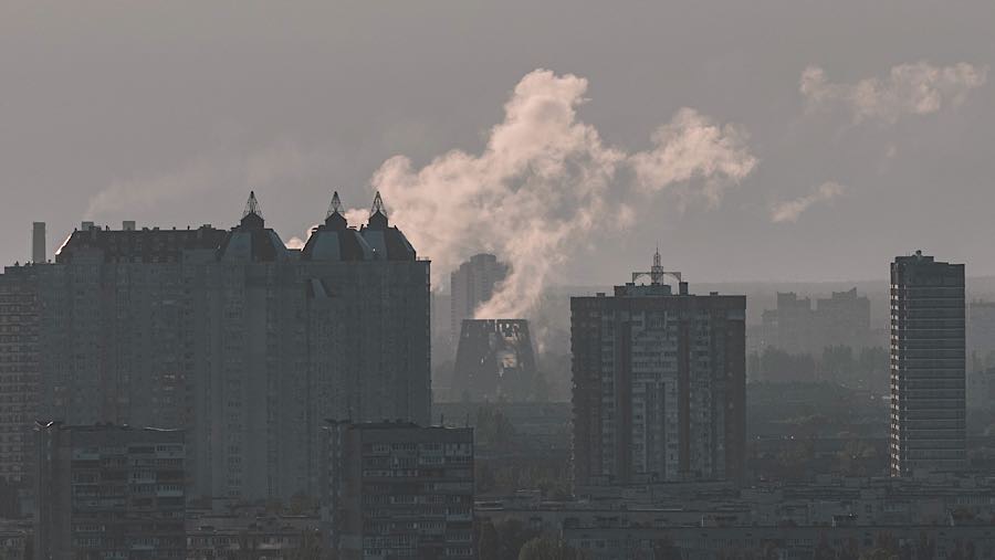 Rusia melakukan serangan drone ke Ukraina yang menargetkan wilayah dekat perbatasan anggota NATO. (Andrew Kravchenko/Bloomberg)