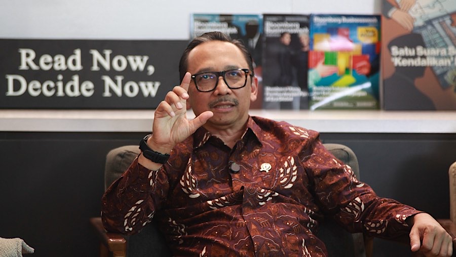 Dengan demikian, pemerintah berkomitmen menjaga defisit anggaran tak lebih dari 3% terhadap PDB, tepatnya 2,94% terhadap PDB.