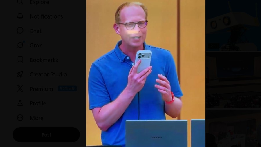 Host Google I/O Kedapatan Pakai iPhone Saat Demo Gemini Spark. dok: ist