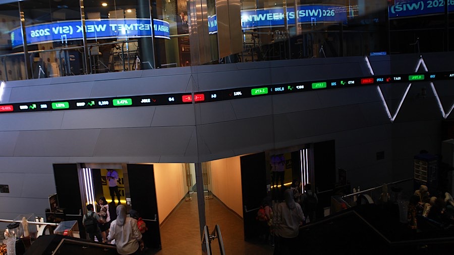 Hampir seluruh sector ditutup di zona hijau, kecuali finansial yang masih melemah 0,38%. (Bloomberg Technoz/Andrean Kristianto)
