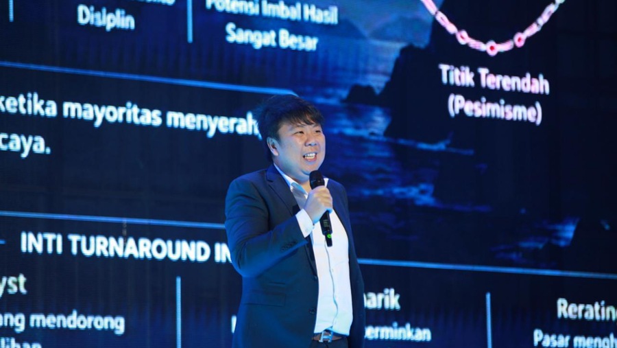 Trader & Founder Warga88 Stock Community Bernad Mahardika Sandjojo atau Bernad 88 Saat Stock Idea Festival di Jakarta (Bloomberg Technoz)
