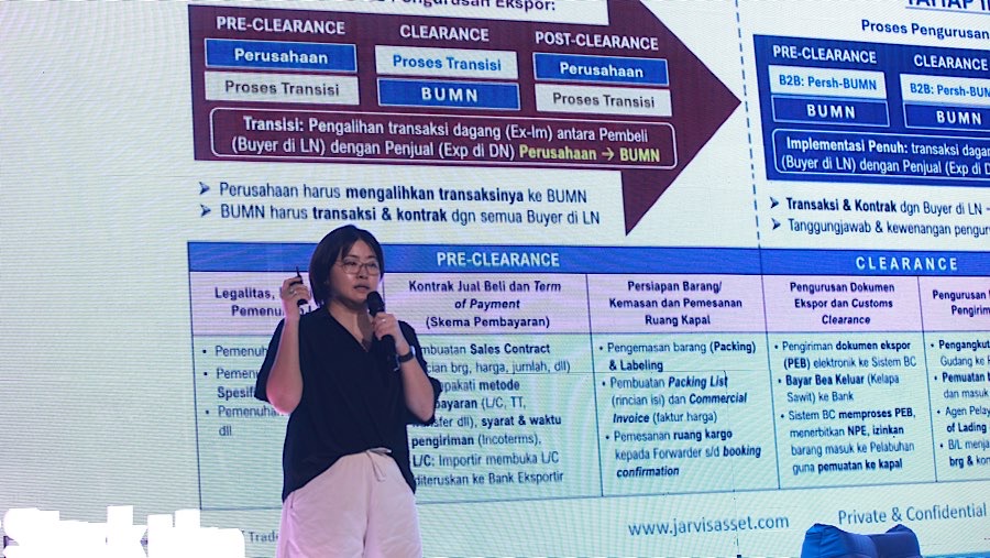 Tjoe Ay, menilai PT Timah Tbk (TINS) dan PT Aneka Tambang Tbk (ANTM) relatif kuat menghadapi risiko badan ekspor satu pintu. (Bloomberg Technoz/Andre)