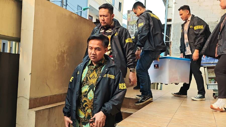 Bareskrim Polri melakukan penggeledahan kantor PT MMS yang berada di Jalan Ampera IV, Pademangan, Jakarta Utara. (Bareskrim)