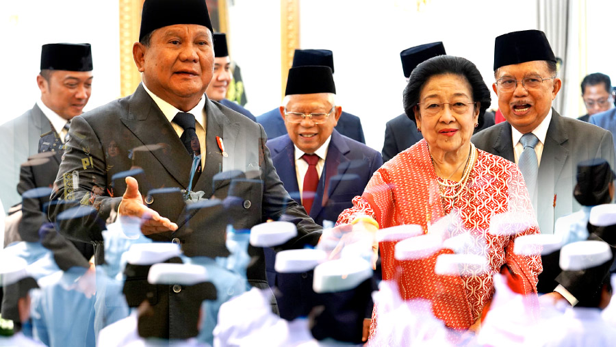 Akrab, Megawati gandeng Prabowo usai upacara Hari Pancasila (Diolah)