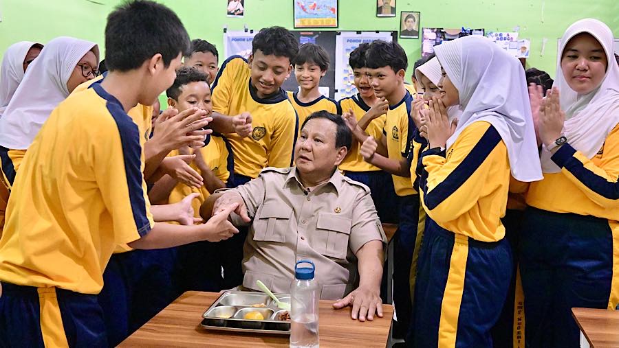 Presiden Prabowo Subianto meninjau Program MBG di SMPN 111 Jakarta (Dok BPMI)