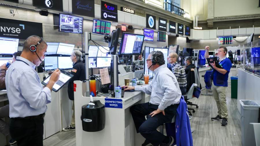 Suasan perdagangan di New York Stock Exchange. dok: Michael Nagle/Bloomberg