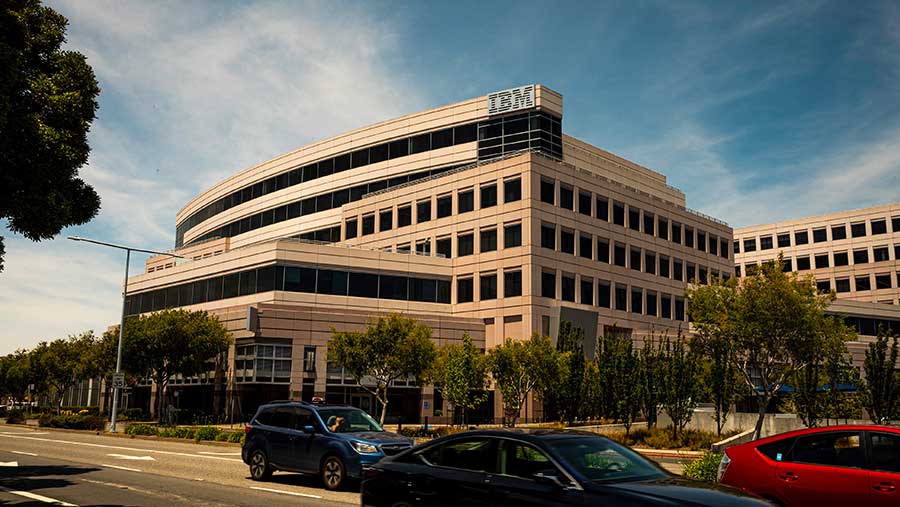 IBM dan AT&T Dituduh oleh Pelapor Menutupi Peretasan Asing (Bloomberg)