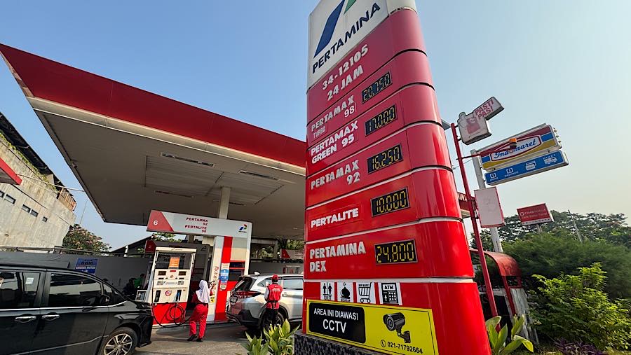 PT Pertamina resmi menaikkan harga Pertamax menjadi Rp16.250 per liternya di DKI Jakarta pada hari ini. (Bloomberg Technoz/Andrean Kristianto)