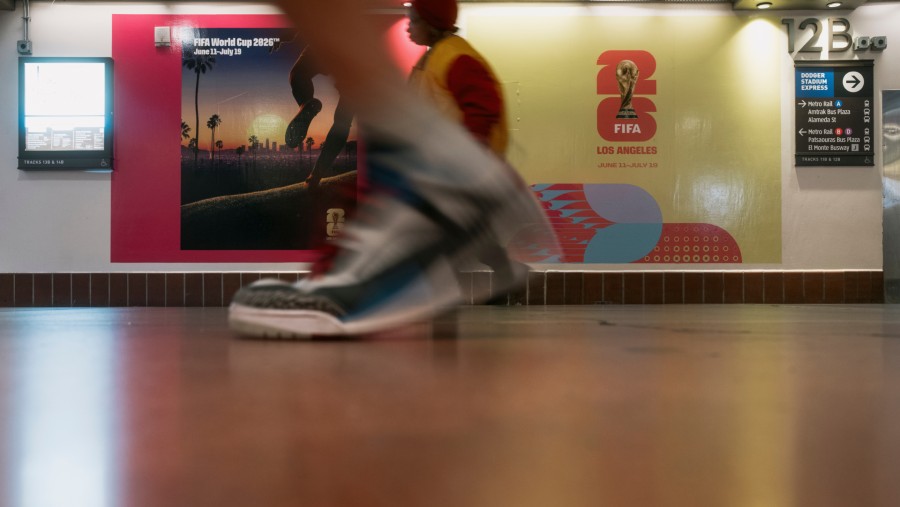 Materi promosi Piala Dunia FIFA 2026 di Union Station, Los Angeles, California, AS. Mark Abramson/Bloomberg
