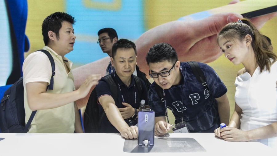 Stan produsen smartphone vivo pada gelaran MWC Shanghai. Qilai Shen/Bloomberg