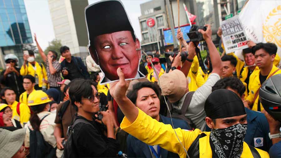 Demo Mahasiswa dan masyarakat sipil di Dukuh Atas (12/06/2026). (Bloomberg Technoz/Andrean Kristianto)