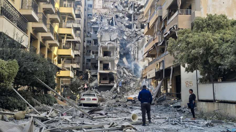 Dampak perang di Lebanon antara Israel dengan Hizbullah. dok: Bloomberg