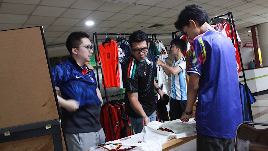 Euforia Piala Dunia 2026 mulai terasa di berbagai negara, termasuk Indonesia. (Bloomberg Technoz/Andrean Kristianto)