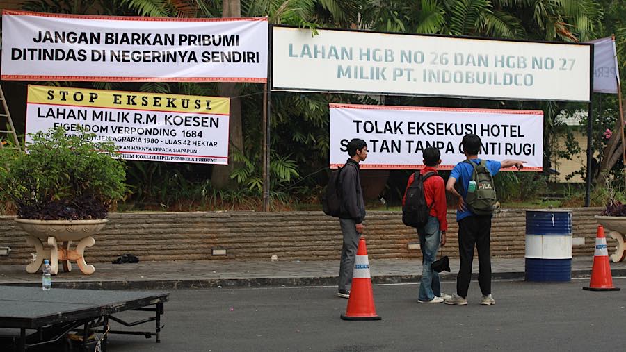 PT Indobuildco selaku pengelola Hotel Sultan sebelumnya diminta mengosongkan objek eksekusi, namun hingga kini dinilai belum menunjukkan iktikad.