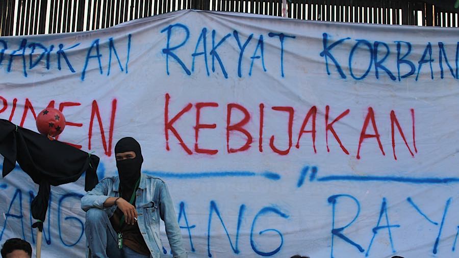 Salah satu kelompok massa berasal dari Universitas Trisakti yang mengusung tajuk