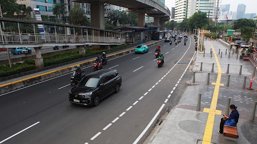 Setelah ditata, kondisi jalan menjadi lebih luas dan rata sehingga memberikan kemudahan akses bagi masyarakat, termasuk pengguna jalur pedestrian.