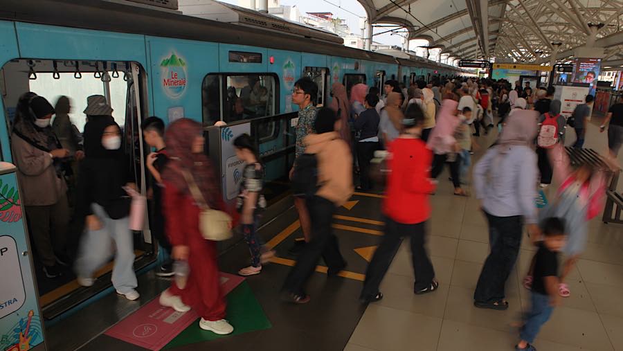 Pemprov DKI Jakarta memberikan sejumlah hadiah spesial bagi masyarakat dalam rangka Hari Ulang Tahun (HUT) ke-499 Kota Jakarta.