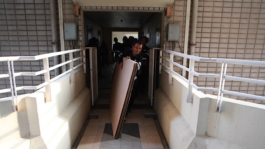 Sejumlah barang dari bangunan hotel dan apartemen kini tengah dikemas dan dipindahkan ke dua gudang penyimpanan yang berada di Kabupaten Bekasi.