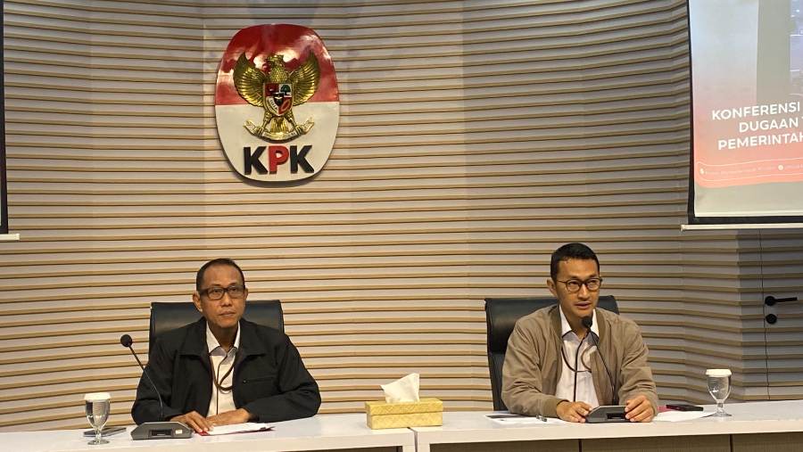 Direktur Penyidikan KPK Achmad Taufik Husein & Juru bicara KPK Budi Prasetyo saat Konferensi Pers, Rabu (01/07/2026). Bloomberg Technoz/Dovana Hasiana