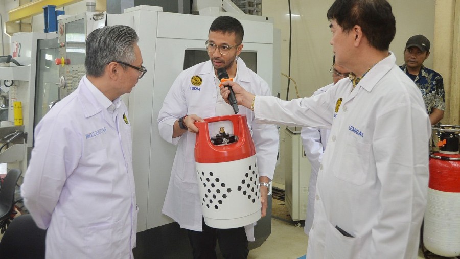 Sampel tabung gas CNG Merah Putih kapasitas 3 kg./dok. Lemigas