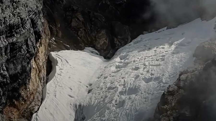 Lapisan es abadi di puncak Jayawijaya (Dok. BMKG)