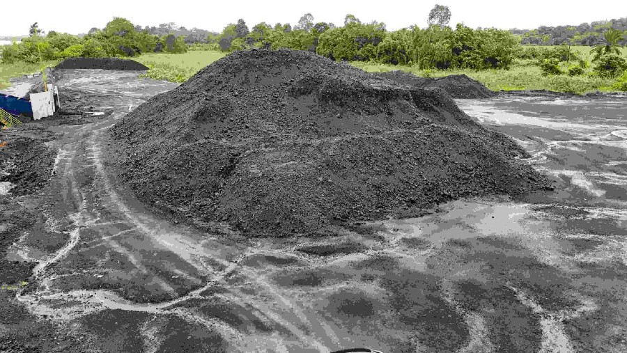 Kementeriean ESDM melelang batu bara 76.742 metrik ton sitaan atau barang yang dikuasai negara, dengan harga limit Rp20,9 miliar./dok. ESDM
