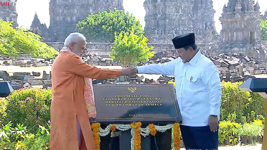 Presiden Prabowo Subianto dan PM India Narendra Modi di Candi Prambanan, Yogyakarta, Rabu (8/7/2026). (Dok. Biro Istana)