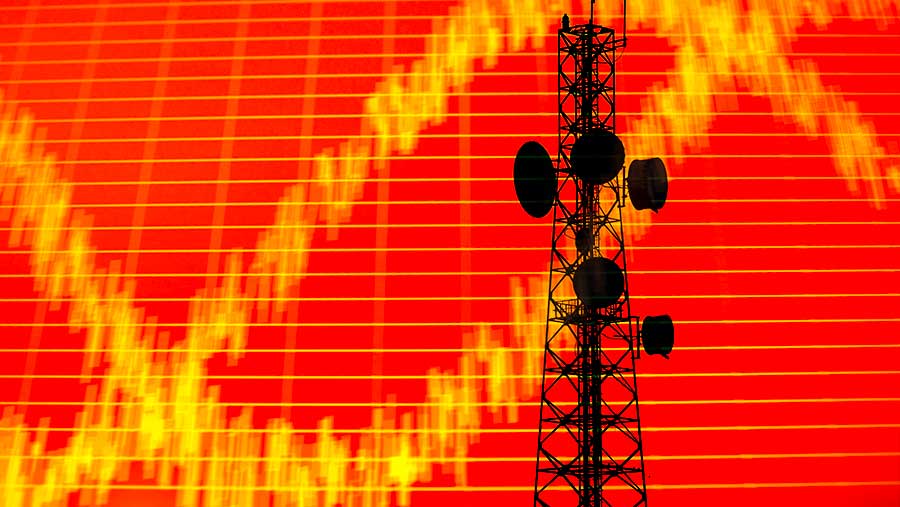 Rincian Hasil Lelang Frekuensi Radio 700 MHz & 2,6 GHz (Diolah)