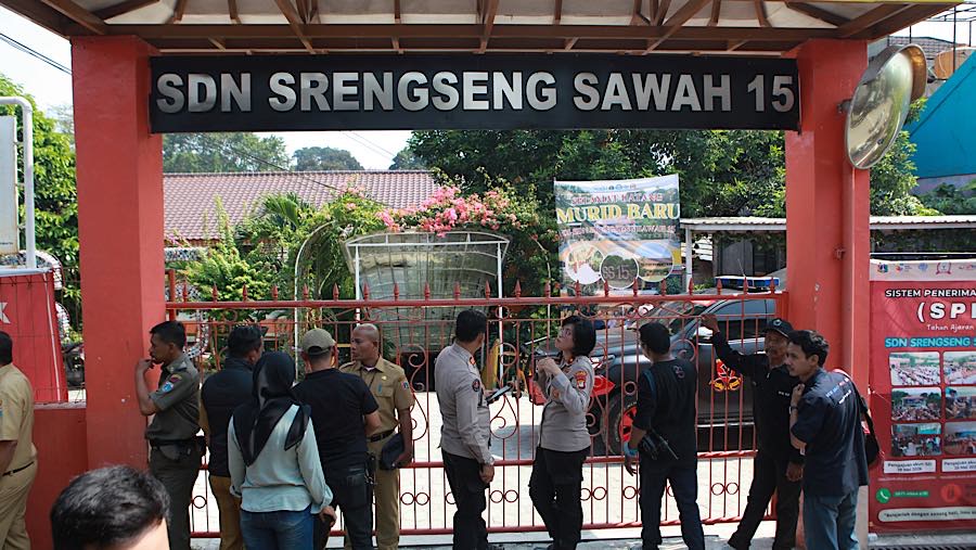 Ancaman atau teror bom berawal dari pesan pada aplikasi WhatsApp guru dan petugas tata usaha (TU) SDN Jagakarsa.(Bloomberg Technoz/Andrean Kristianto)