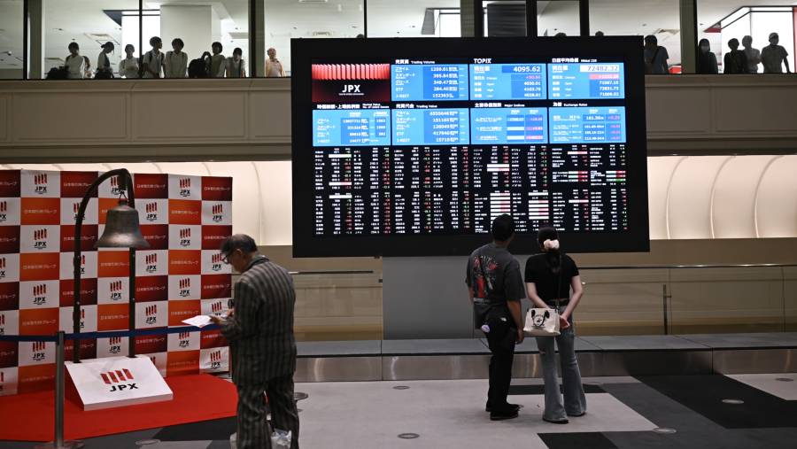Bursa Saham Jepang atau Tokyo Stock Exchange (TSE) . dok: Soichiro Koriyama/Bloomberg