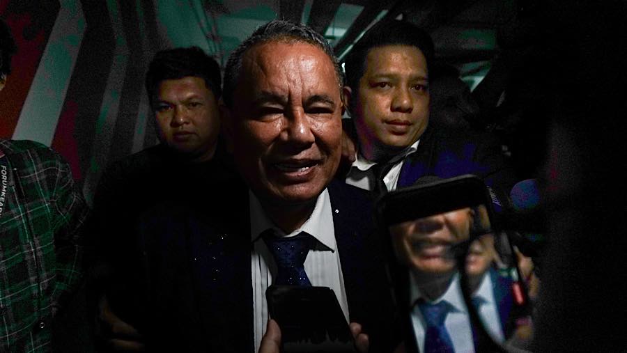 Pengacara Hotman Paris Hutapea tiba di gedung Jampidsus Kejagung, Jumat (17/7/2026). (Bloomberg Technoz/Andrean Kristianto) 