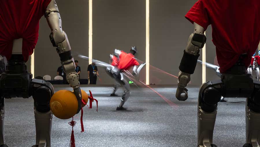 China Mengirim Robot ke Seluruh Dunia untuk Mempelajari Cara Menjadi Manusia (Bloomberg)