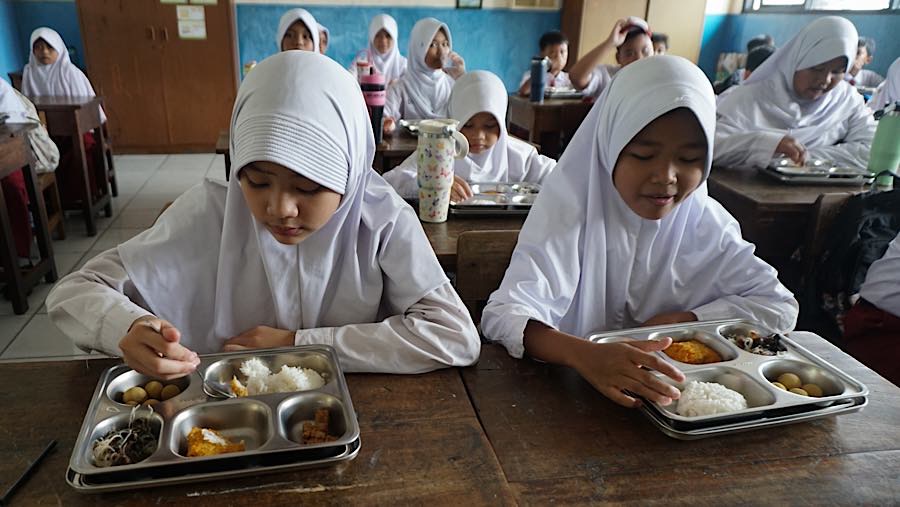 Karena harus menumpang di SDN Kebayoran Lama Selatan 11 siswa harus belajar hingga sore hari. (Bloomberg Technoz/Andrean Kristianto)