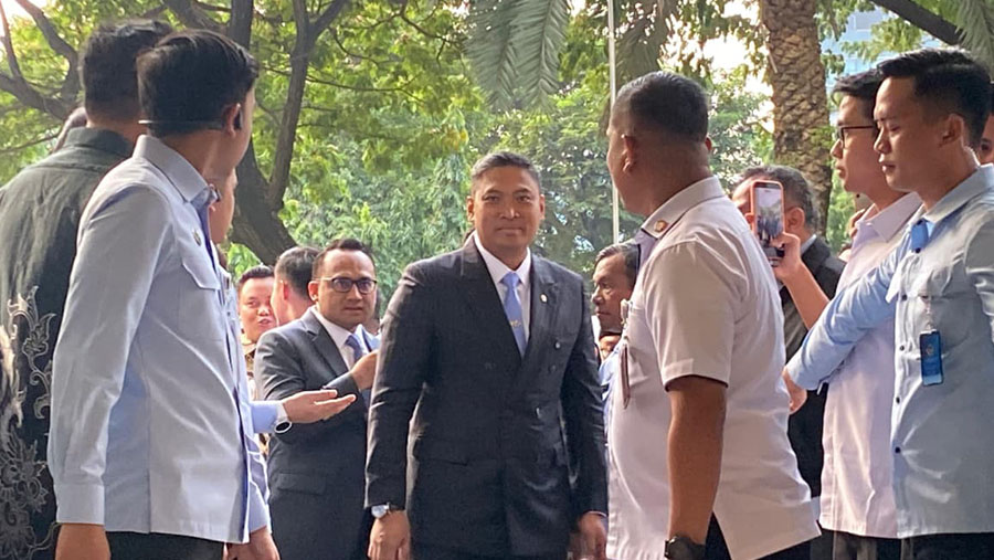 Kepala BGN Sudaryono tiba di kantor Badan Gizi Nasional (Bloomberg Technoz/Dinda Decembria)