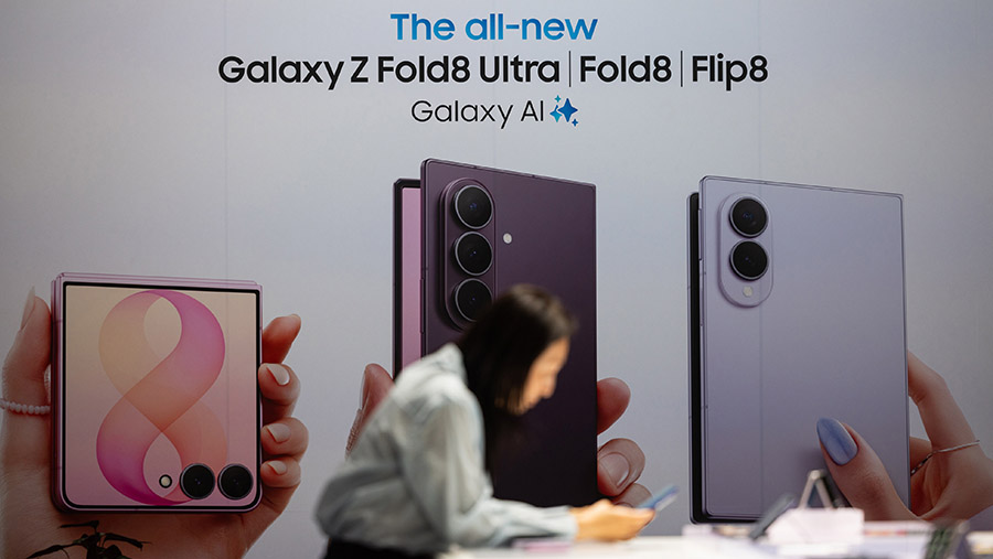 Samsung Merombak Ponsel Lipatnya Menjelang Debut Apple di Kategori Ini (Dok. Bloomberg)