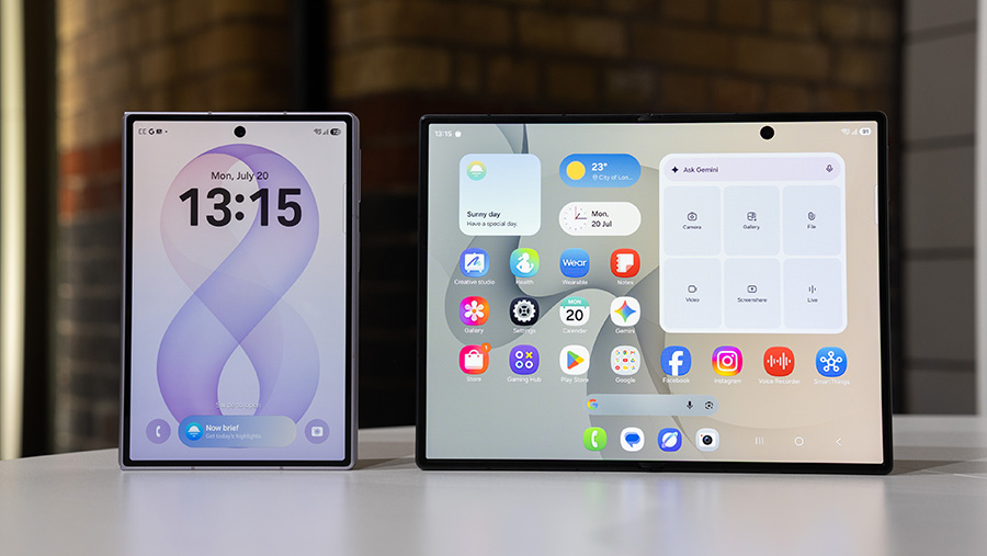 Samsung Merombak Ponsel Lipatnya Menjelang Debut Apple di Kategori Ini (Dok. Bloomberg)