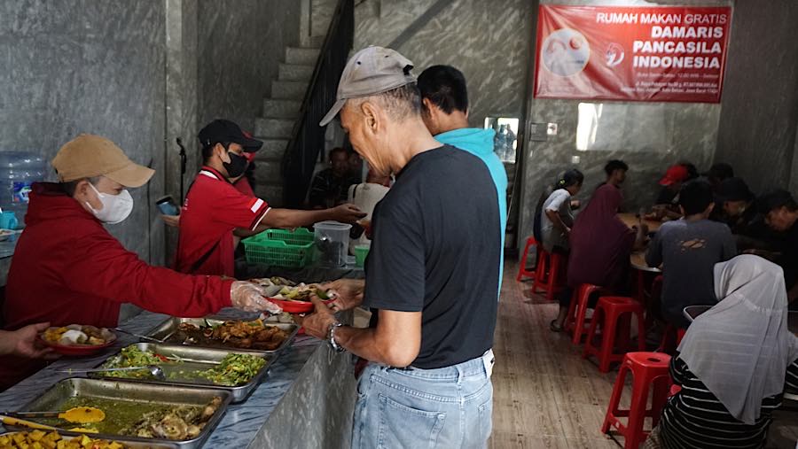Anggaran yang disiapkan untuk satu porsi makan yaitu Rp18.000. (Bloomberg Technoz/Andrean Kristianto)