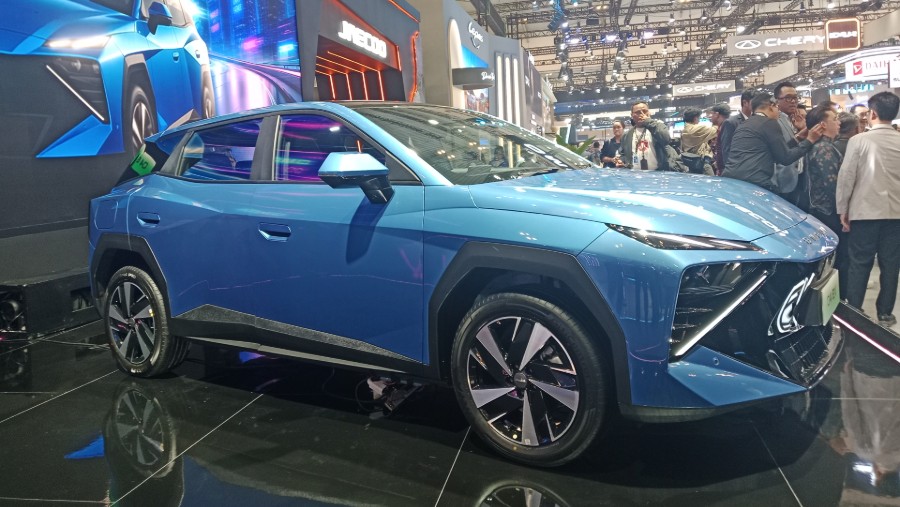 Omoda O4 EV di ajang GIIAS 2026. (Bloomberg Technoz/Pramesti)