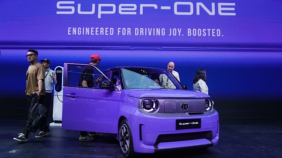 Meski sudah diluncurkan di GIIAS 2026, Honda masih menyimpan rapat informasi harga Honda Super One. Rencananya, harga diumumkan pada 5 Agustus 2026.