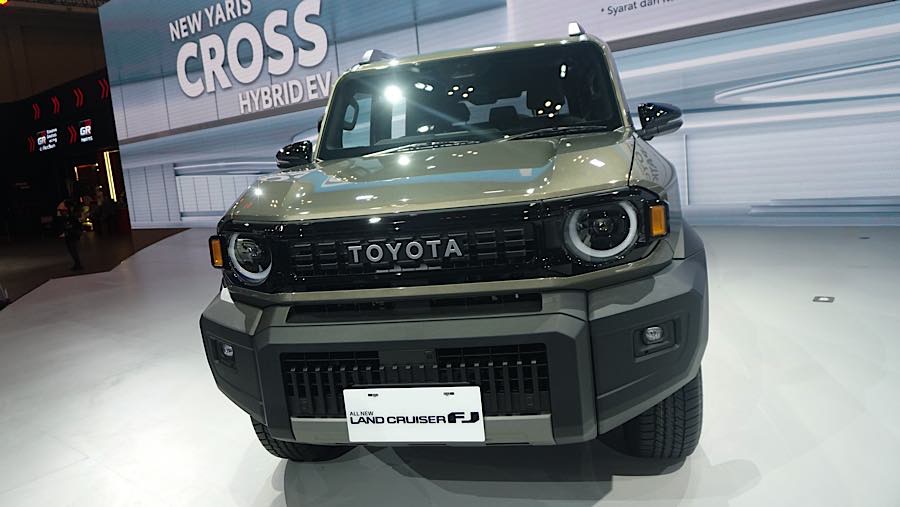Toyota Land Cruiser FJ dipamerkan saat pameran otomotif GIIAS 2026 di ICE BSD, Tangerang, Rabu (29/7/2026). (Bloomberg Technoz/Andrean Kristianto)