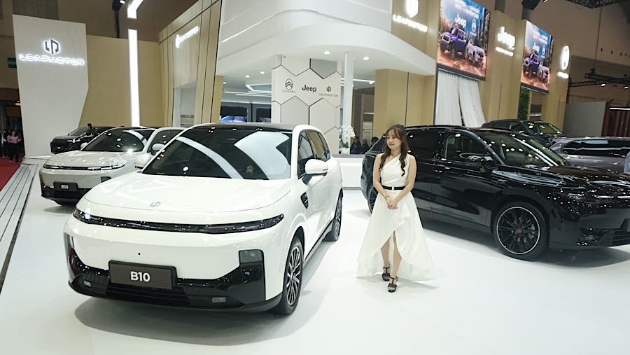 Merek kendaraan listrik asal China, Leapmotor melansir dua model yakni Leapmotor B10 dengan harga Rp499.000.000 dan C10 Rp618.000.000.