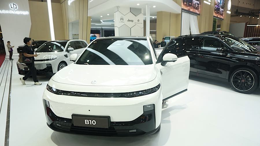 Merek kendaraan listrik asal China, Leapmotor mulai memasuki pasar Indonesia dengan memperkenalkan C10 Rp598 juta dan B10 Rp449 juta.