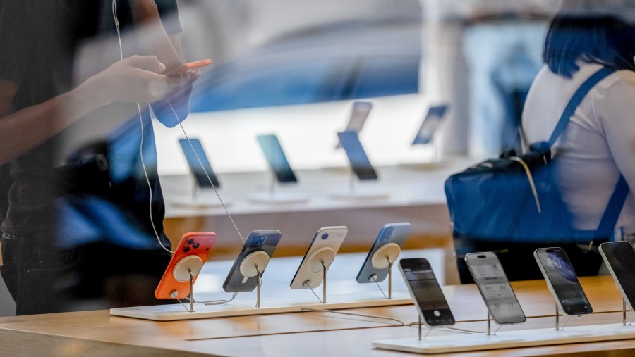 Perangkat iPhone terbaru dari Apple Inc. dok: Bloomberg