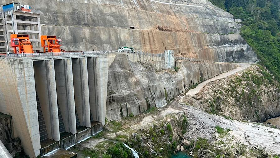 PLTA Batang Toru milik PT North Hydro Sumatera Energy (NSHE) di Tapanuli Selatan, Sumatra Utara. (Bloomberg Technoz/Azura Yumna)