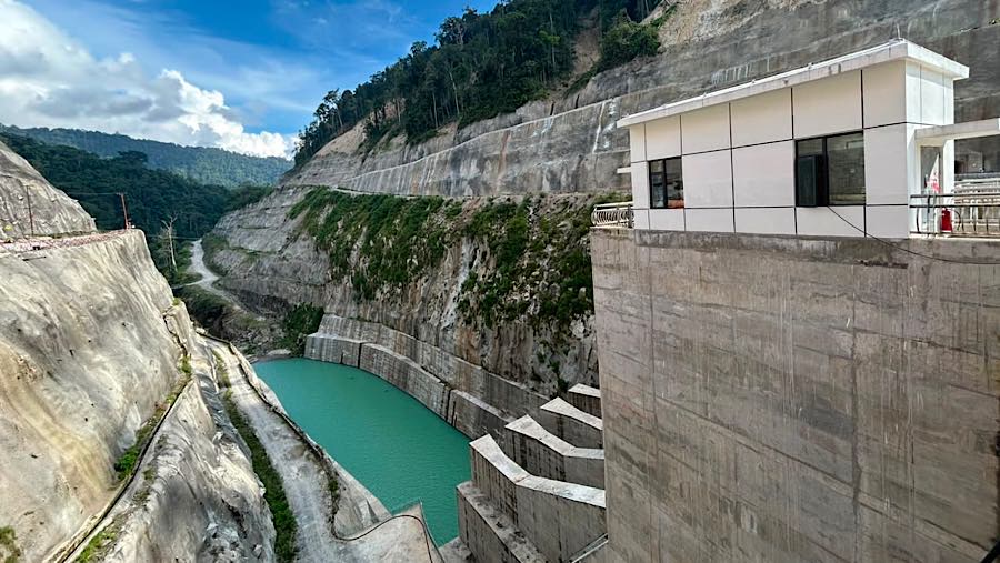 PLTA Batang Toru milik PT North Hydro Sumatera Energy (NSHE) di Tapanuli Selatan, Sumatra Utara. (Bloomberg Technoz/Azura Yumna)
