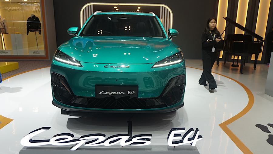 Lepas Indonesia mengumumkan harga SUV listrik Lepas E4 dengan dibanderol Rp 349 juta untuk pasar Indonesia. (Bloomberg Technoz/Andrean Kristianto)