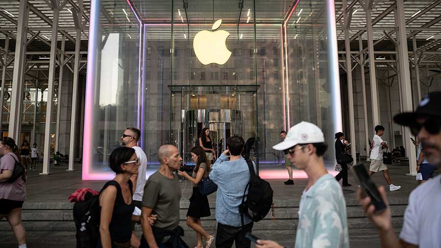 Saham Apple Merosot Setelah Kekurangan Pasokan Merugikan Proyeksi Penjualan (Bloomberg)