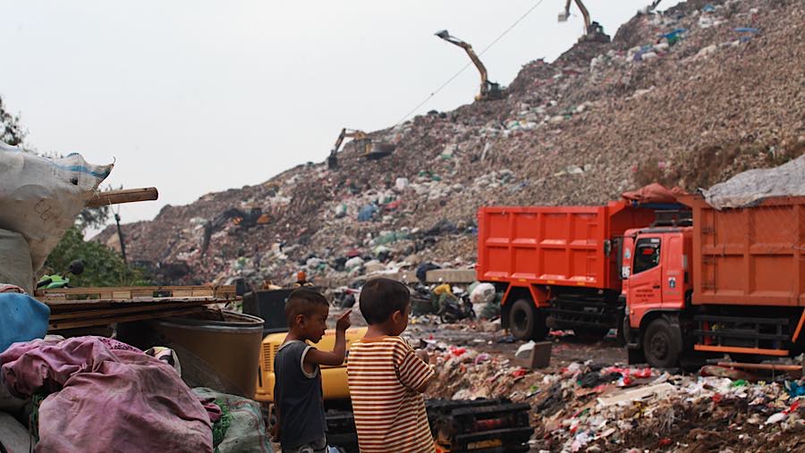 Perubahan ini menjadi bagian dari pelaksanaan Instruksi Gubernur Nomor 5 Tahun 2026 tentang Gerakan Pemilahan dan Pengolahan Sampah dari Sumber.